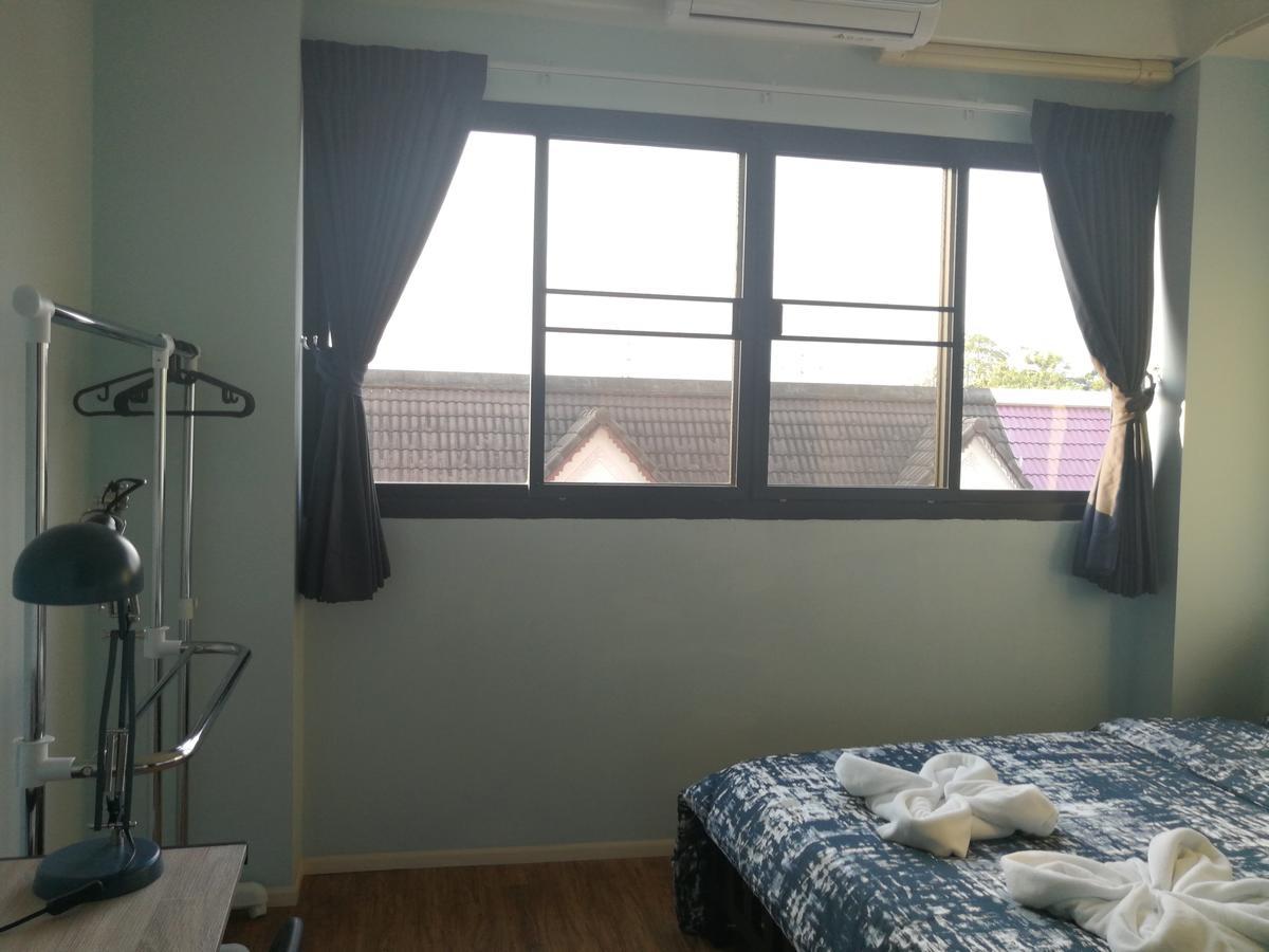 Wj Hostel Bangkok Bagian luar foto