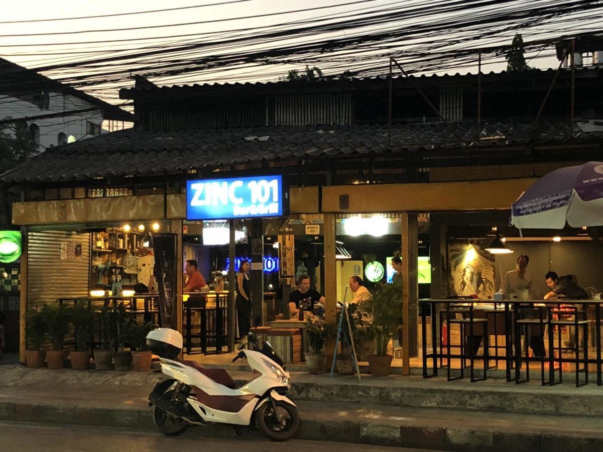 Wj Hostel Bangkok Bagian luar foto
