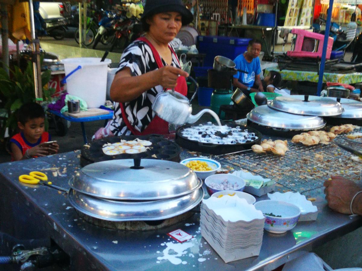 Wj Hostel Bangkok Bagian luar foto