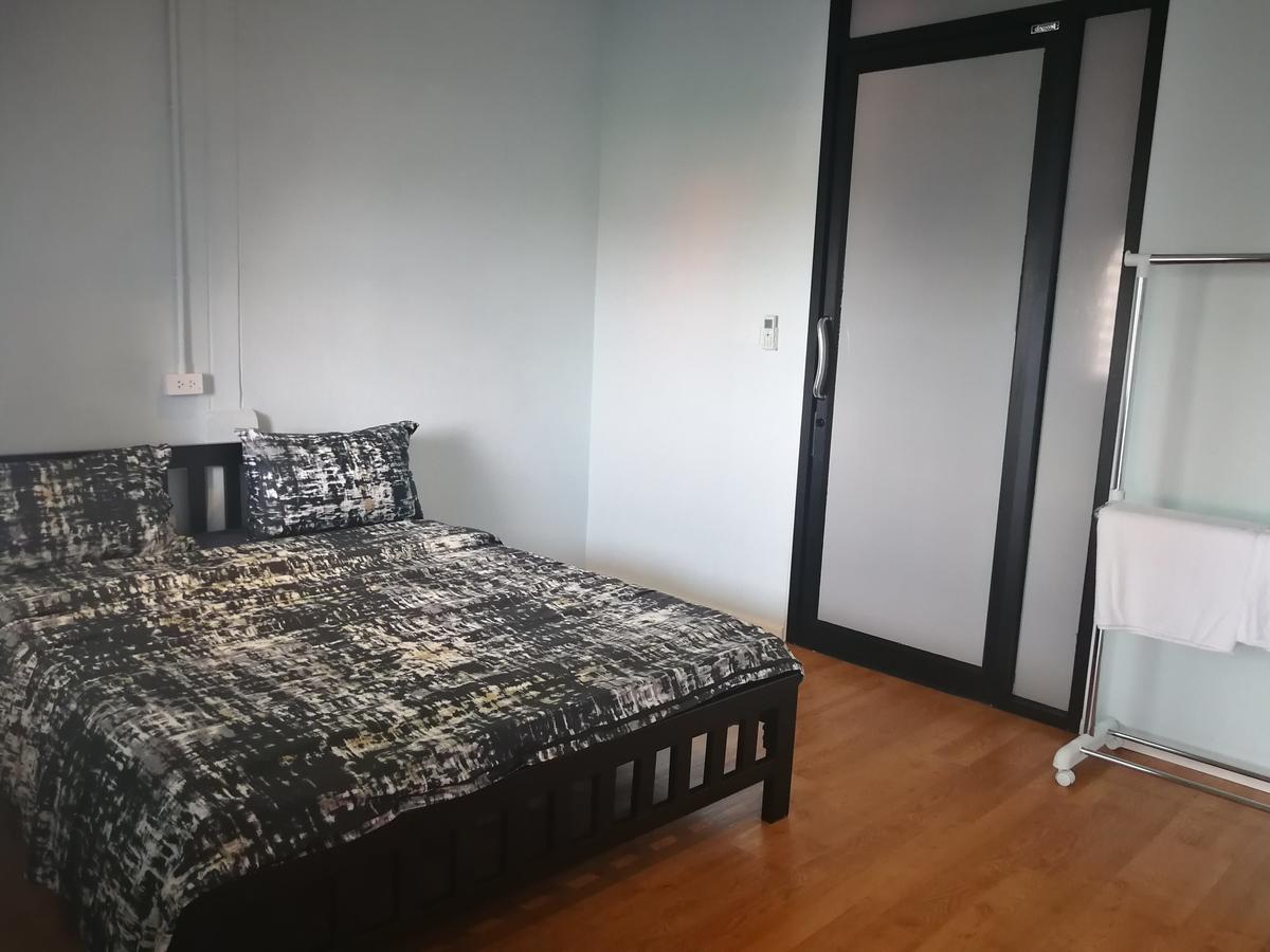 Wj Hostel Bangkok Bagian luar foto