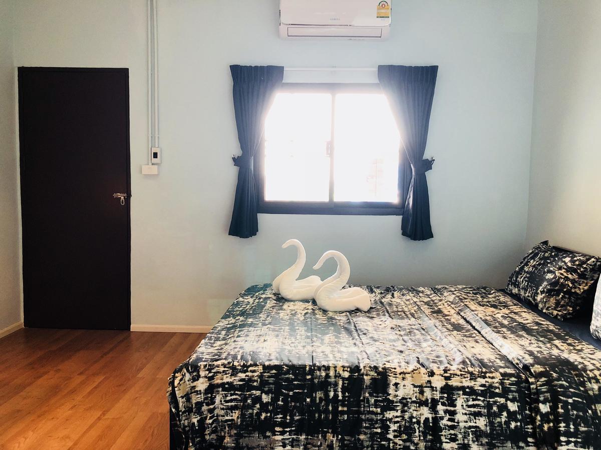 Wj Hostel Bangkok Bagian luar foto