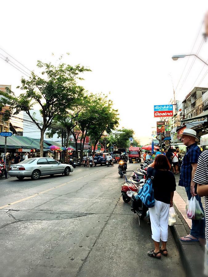 Wj Hostel Bangkok Bagian luar foto