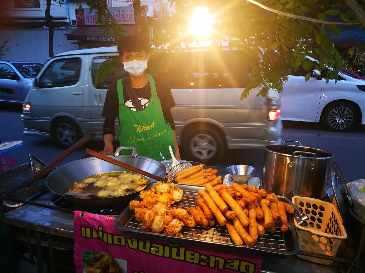 Wj Hostel Bangkok Bagian luar foto