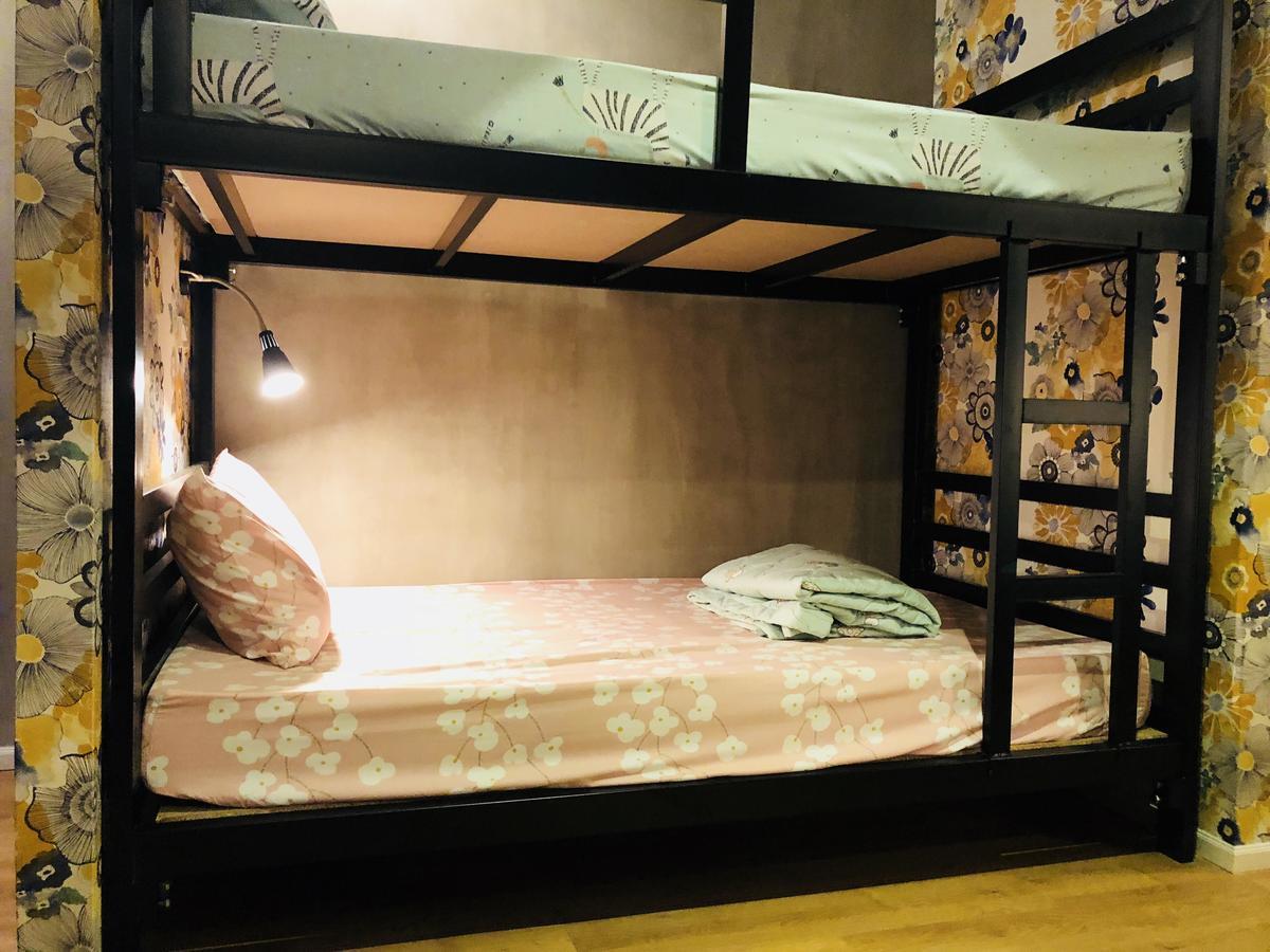 Wj Hostel Bangkok Bagian luar foto